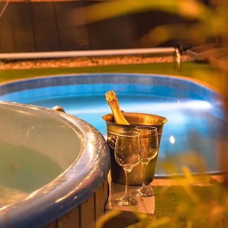 Inosasino Z Basenem I Sauną Apartament *